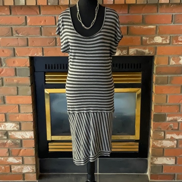 Not The Same dress M - Picture 1 of 6